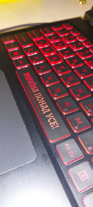 Гравировка клавиатуры Macbook. Лазерная гравировка на клавиатуре Киев