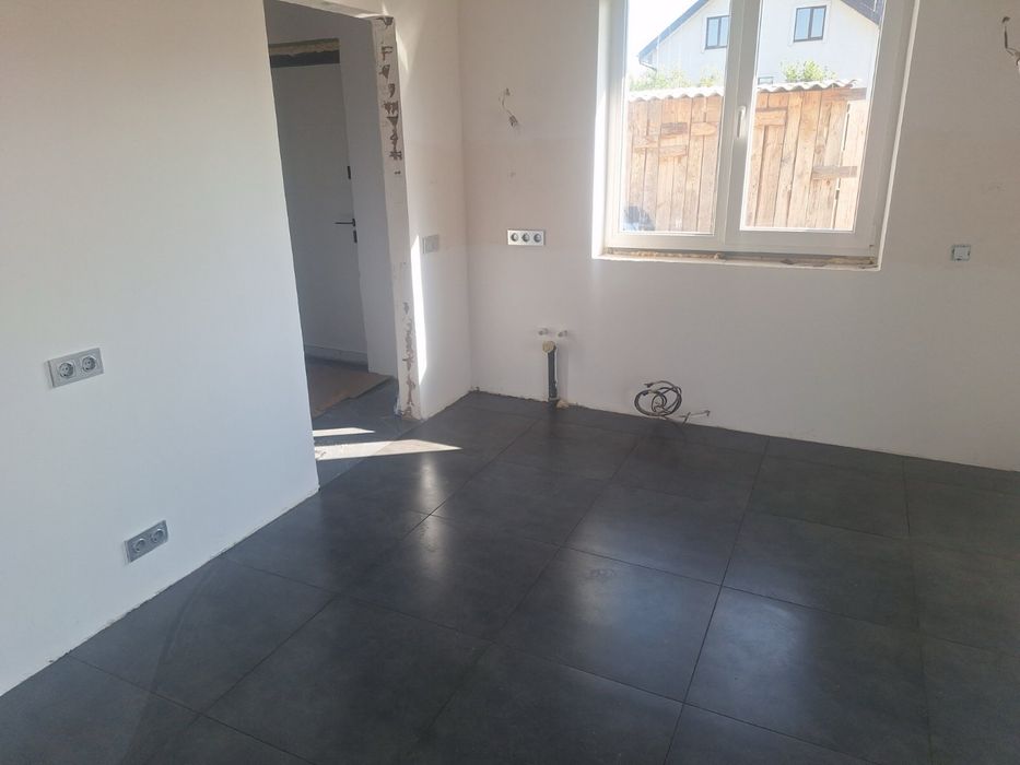 Новобудова в Станишівці