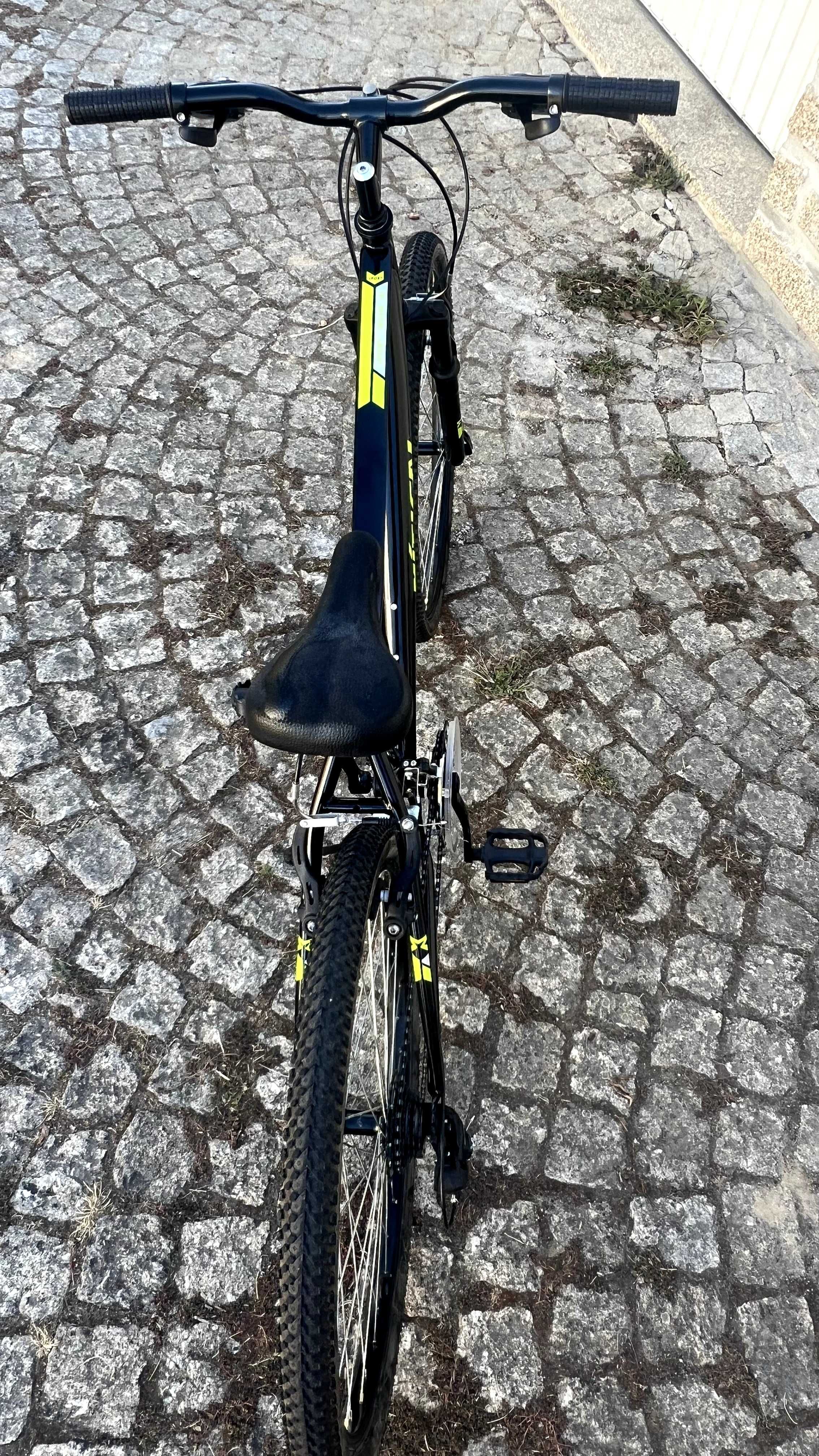Neatly used City Bicycle