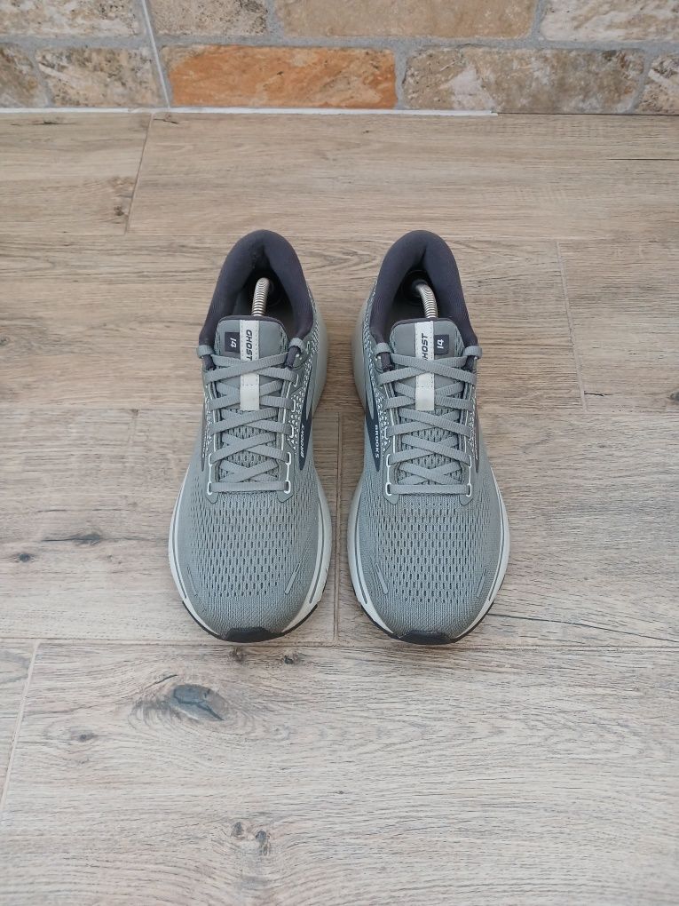 Кросівки Brooks р 43 на 42 ( 28,5 см) ц 1250 гр оргінал, нюанс