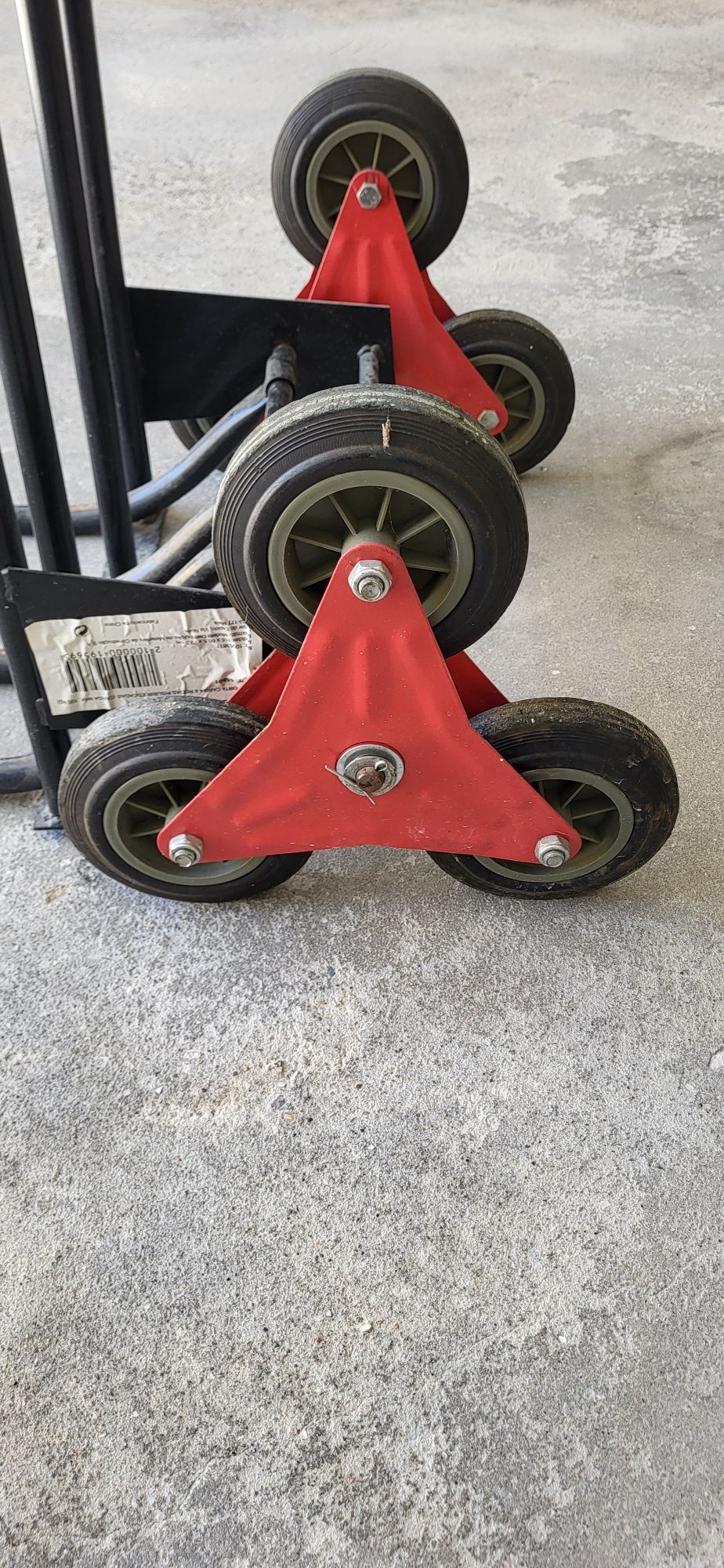 Carrinho de carga com pouco uso