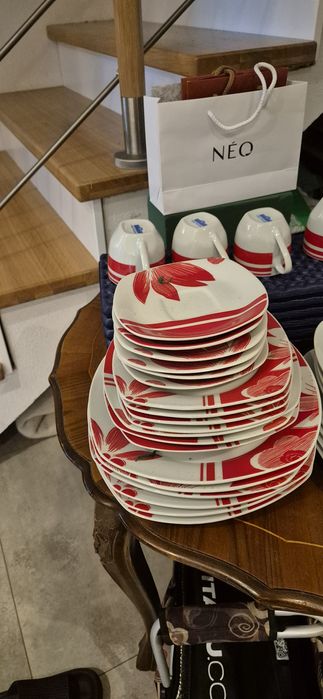 Komplet talerzy duzych ,małych,głębokich i filiżanki