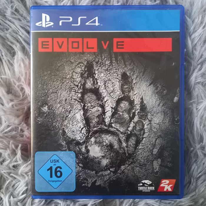 Ігри Ps4 FIFA  і Evilve