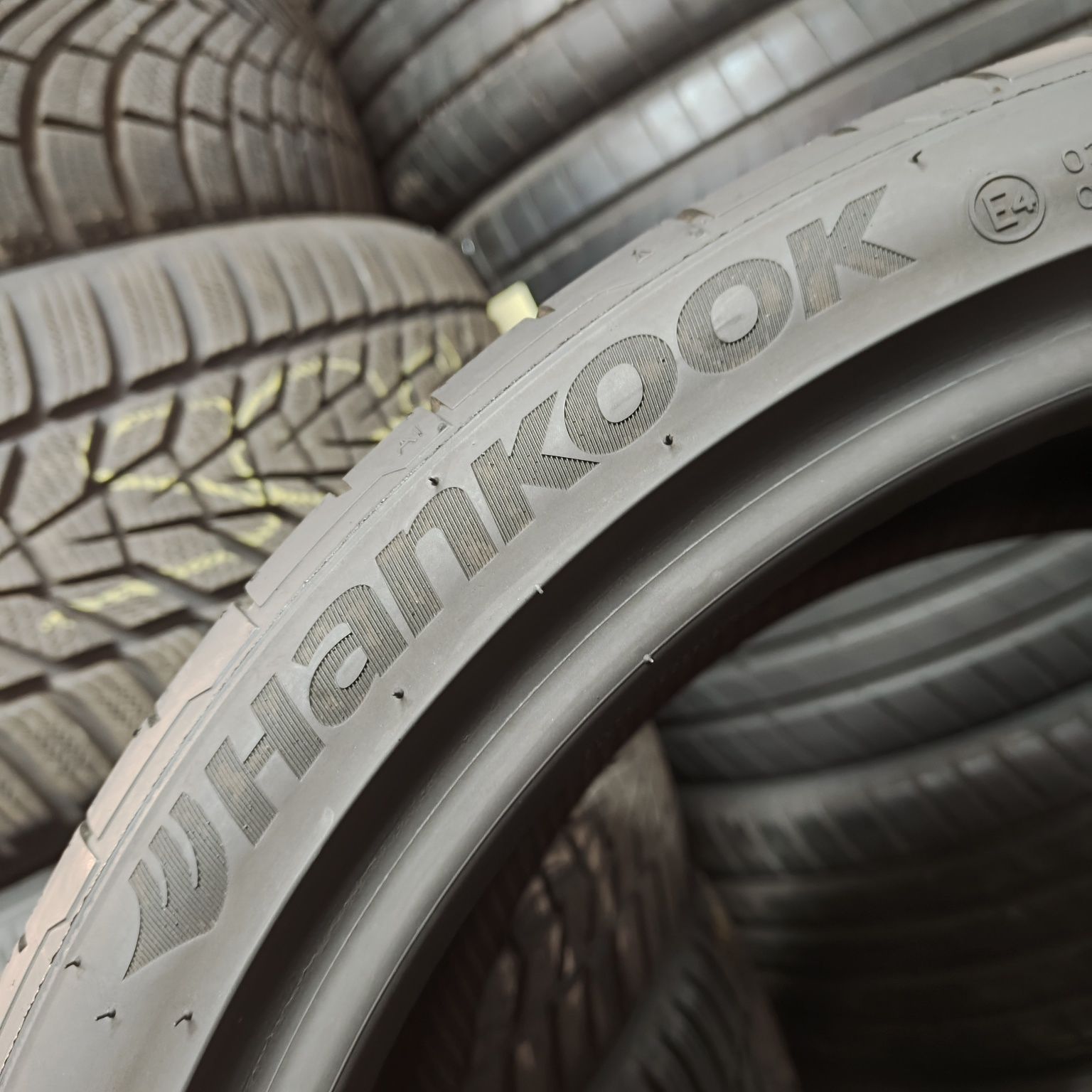 235/35/19 XL Sprzedam komplet opon letnich Hankook