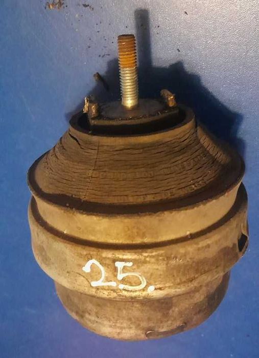 Poduszka silnika 8D0'199379 Audi A4 B5 Vw Passat 1.8T 8D0'199382M 379J