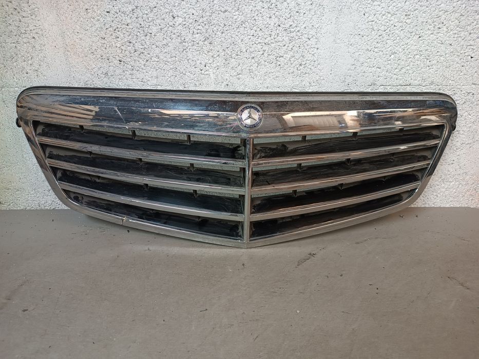 Vendo grelha de frente Mercedes Benz É class w 212 ano 2008/09