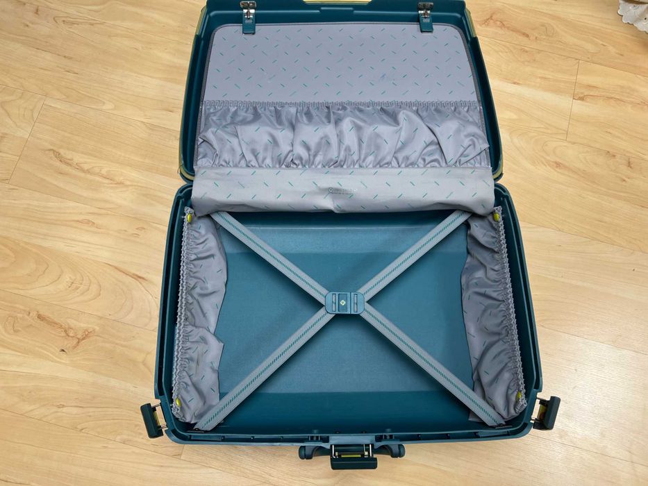 Walizka SAMSONITE vintage, "pancerna"
