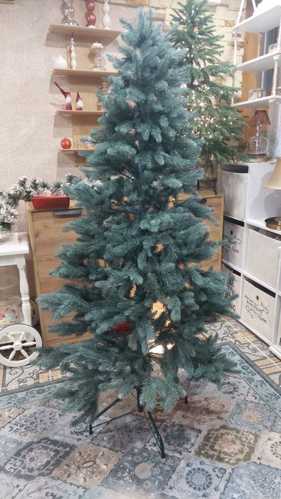 Ялинка блакитна  лита з підставкою.