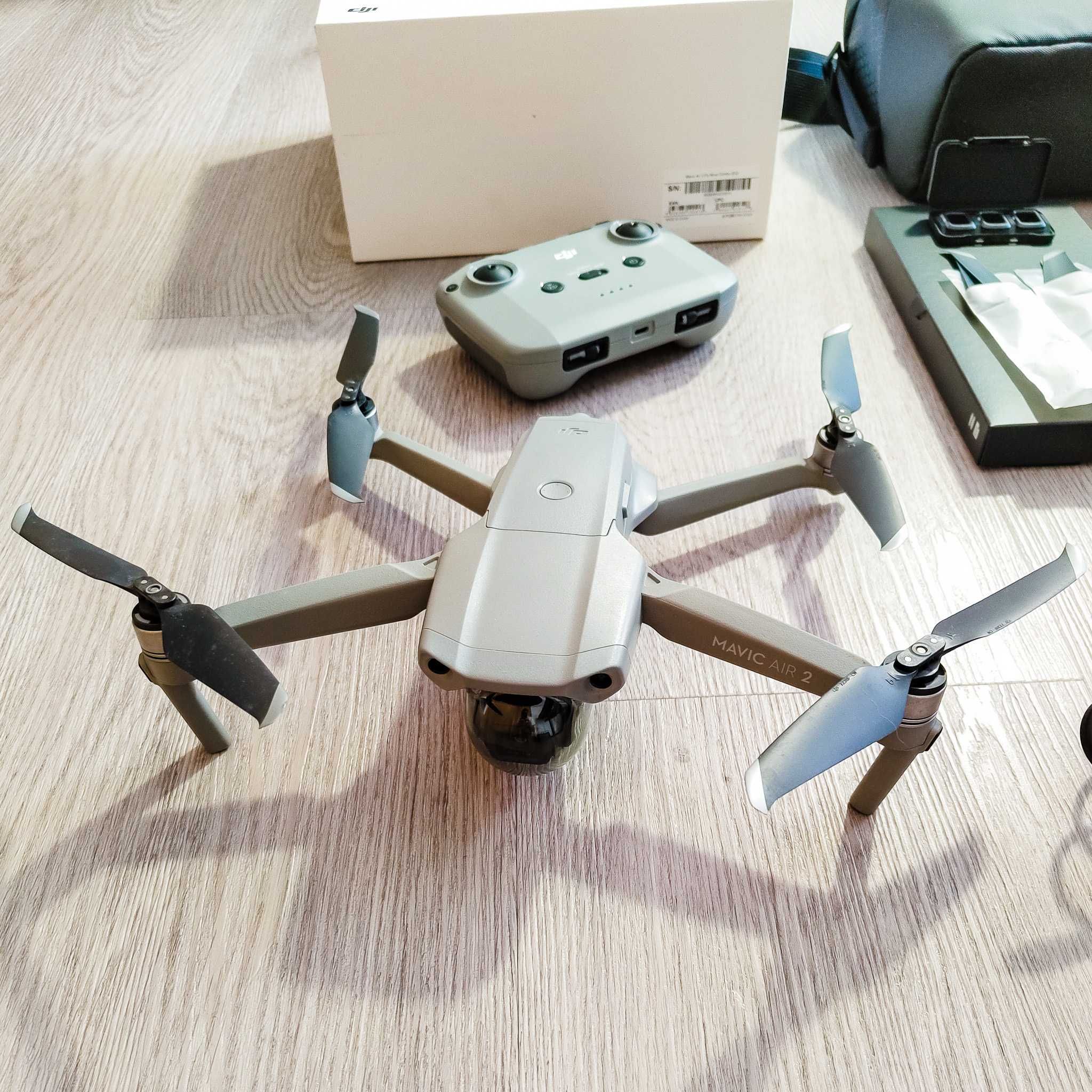 DJI Mavic Air 2 Fly More Combo - como Novo