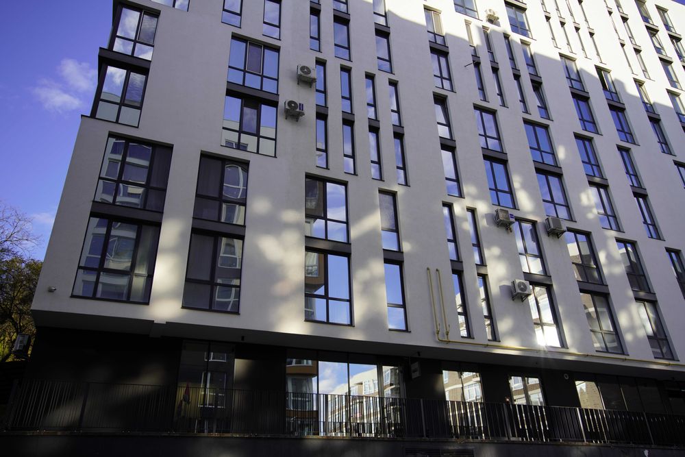 Оренда комерційного приміщення на вул. Малоголосківській, 208 м²