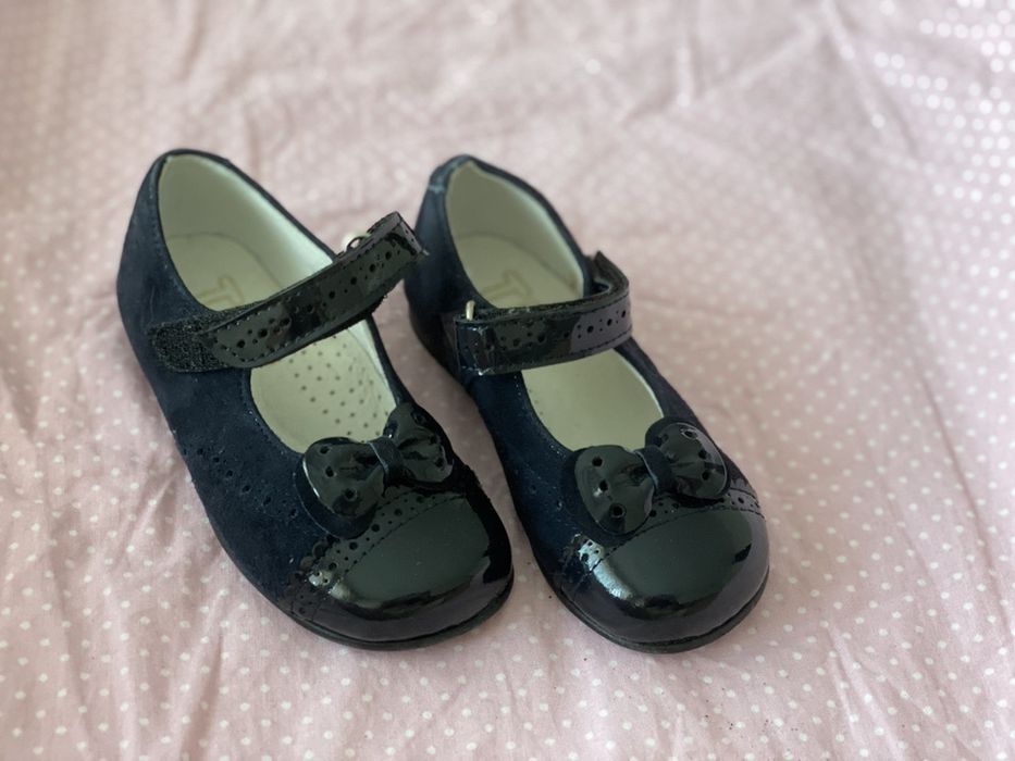 Sapatinhos NOVOS 23