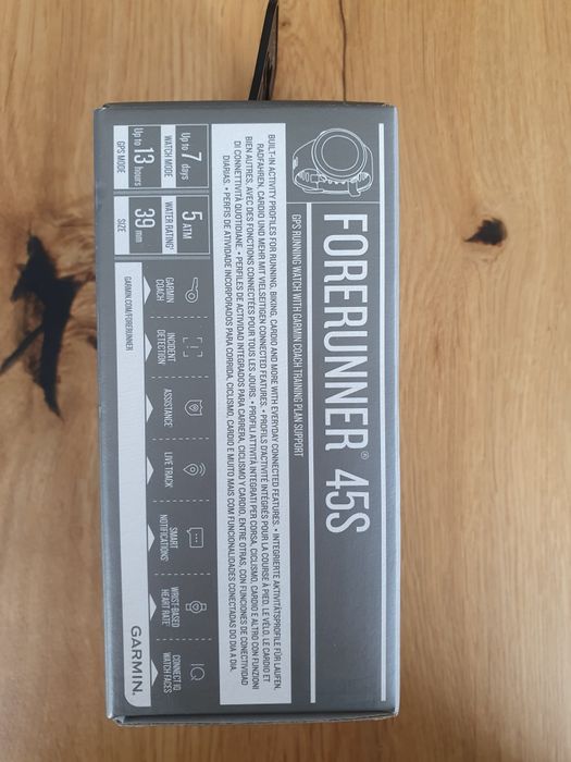 Zegarek sportowy Garmin Forerunner 45S czarny