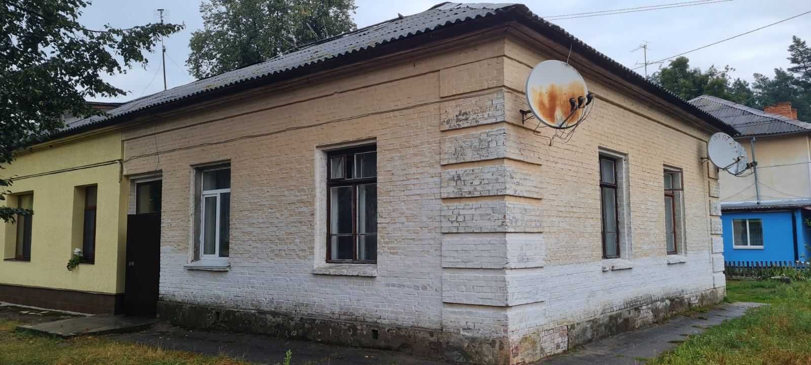 Продаж  великої  кімнати