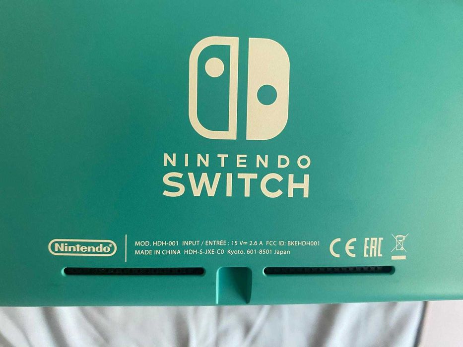 Nintendo Switch Light + Animal Crossing + Capa Protetora
