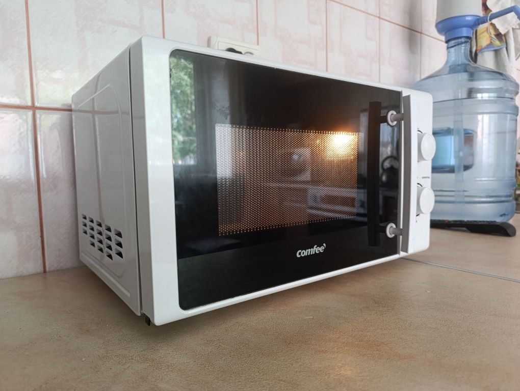 Мікрохвильова піч Микроволновка Comfee