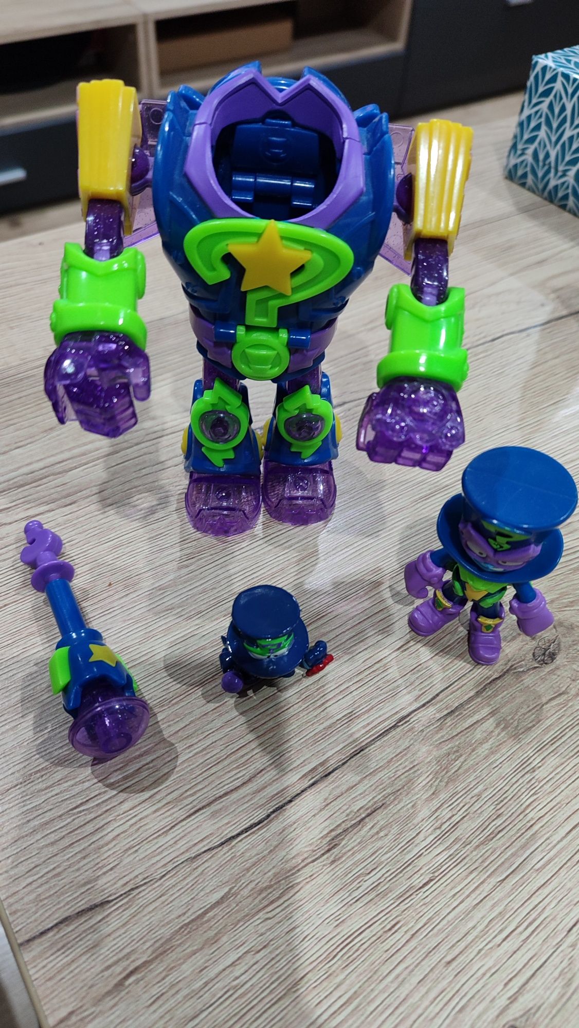 Superthings Enigma Robot figurka złoczyńcy + akcesoria