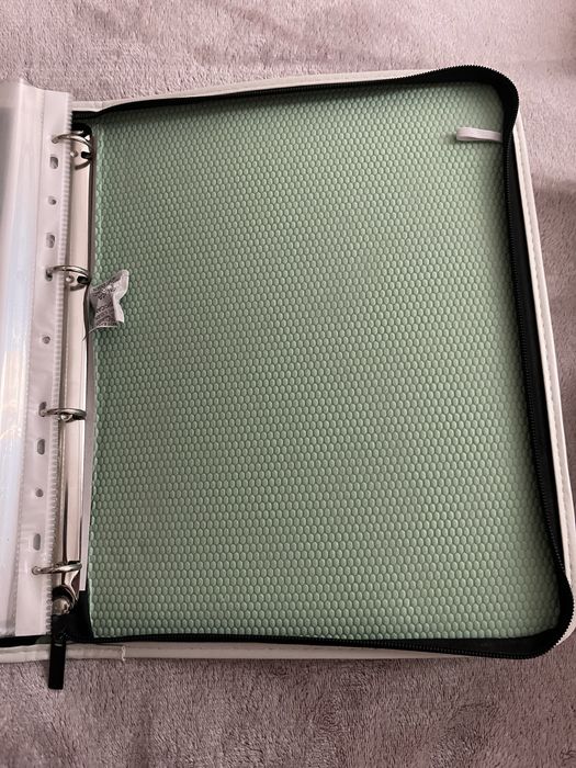 Папка нова житяча