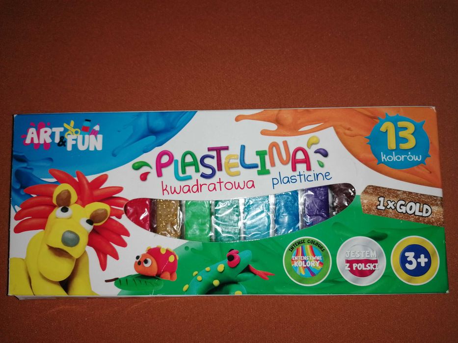 Plastelina kwadratowa 13 kolorów.