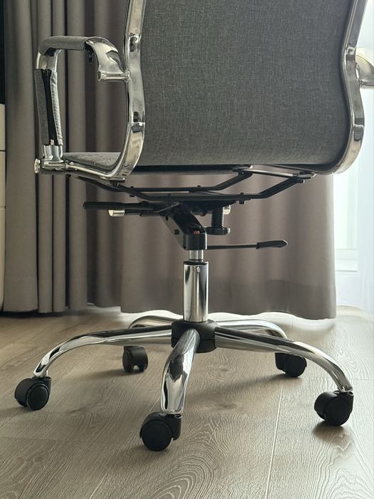 Fotel biurowy szary