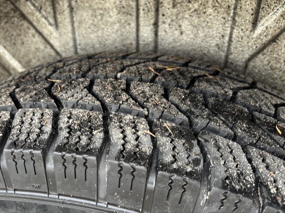 Ford Transit Custom  2,2 155 km long l2h1  klima kamera relingi hak