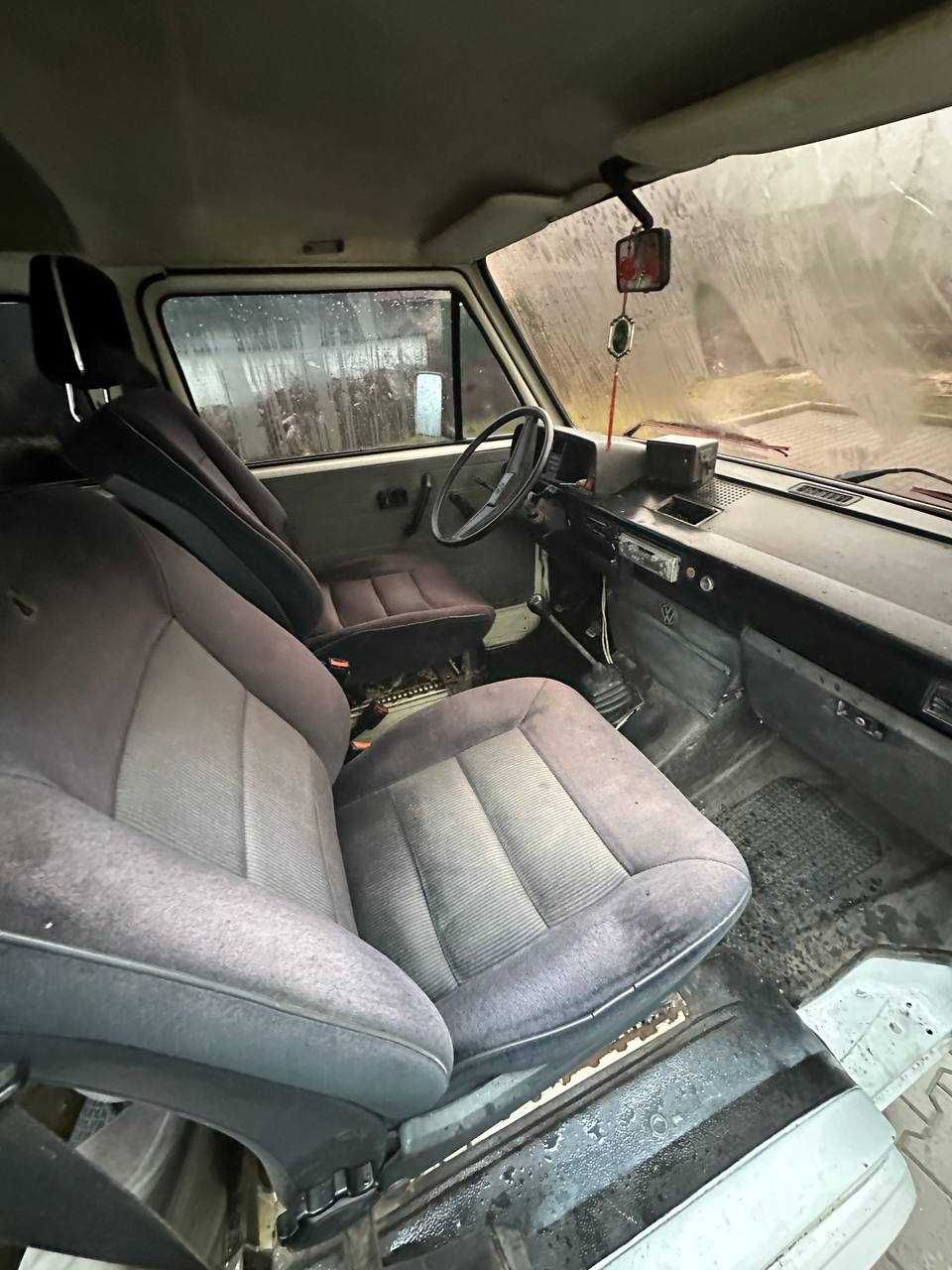 Volkswagen Caravelle Transporter 8+1 пасажир в хорошому стані