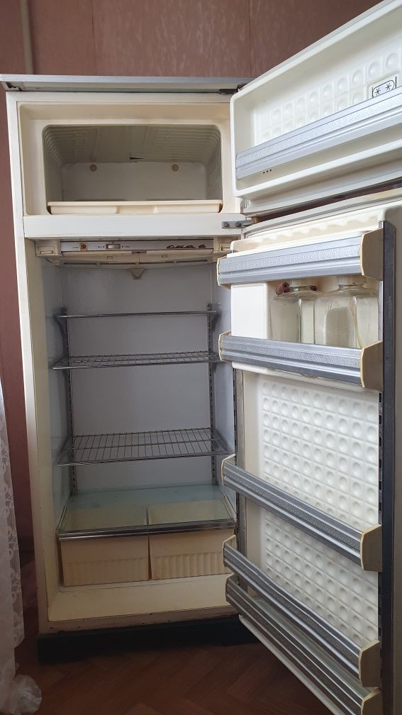 Продам старый холодильник бу  Ока 6