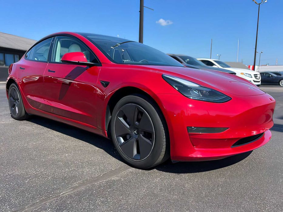 Tesla Model 3      2023