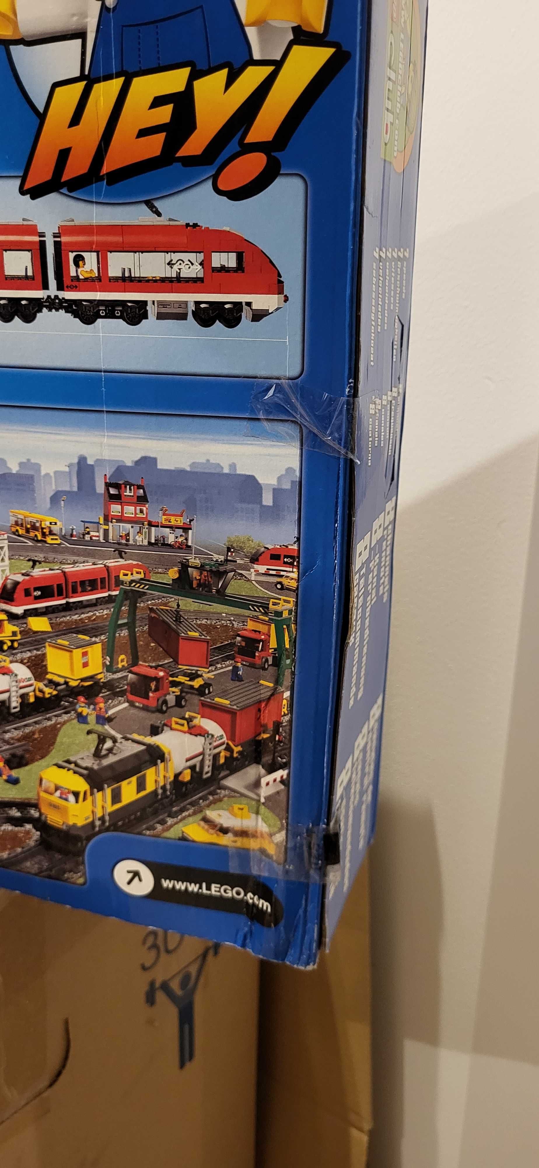 Lego 7938 Pociąg osobowy - nowe (pudełko uszkodzone)