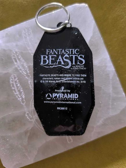 Porta-Chaves Newt Scamander da saga Harry Potter     Pyramid