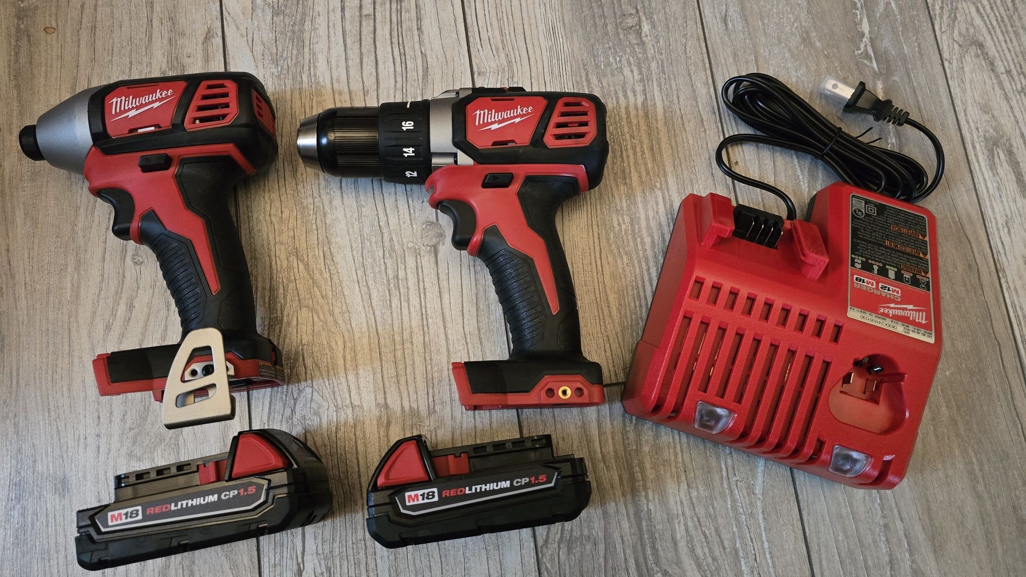 Wiertarka i zakrętarka Milwaukee M18  2 baterie Torba  NOWE Oryginał