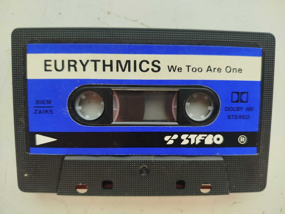 Eurythmics We Too Are One