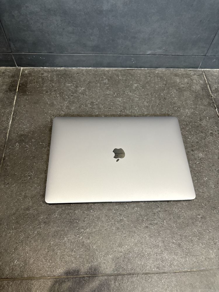 Apple MacBook Pro 15 2019 i7, 16gb, ssd 512gb (33)