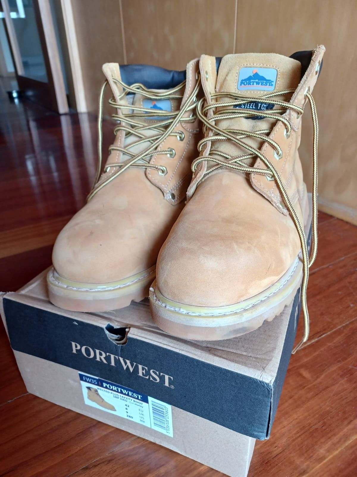 Botas Portwest tam.42 NOVAS