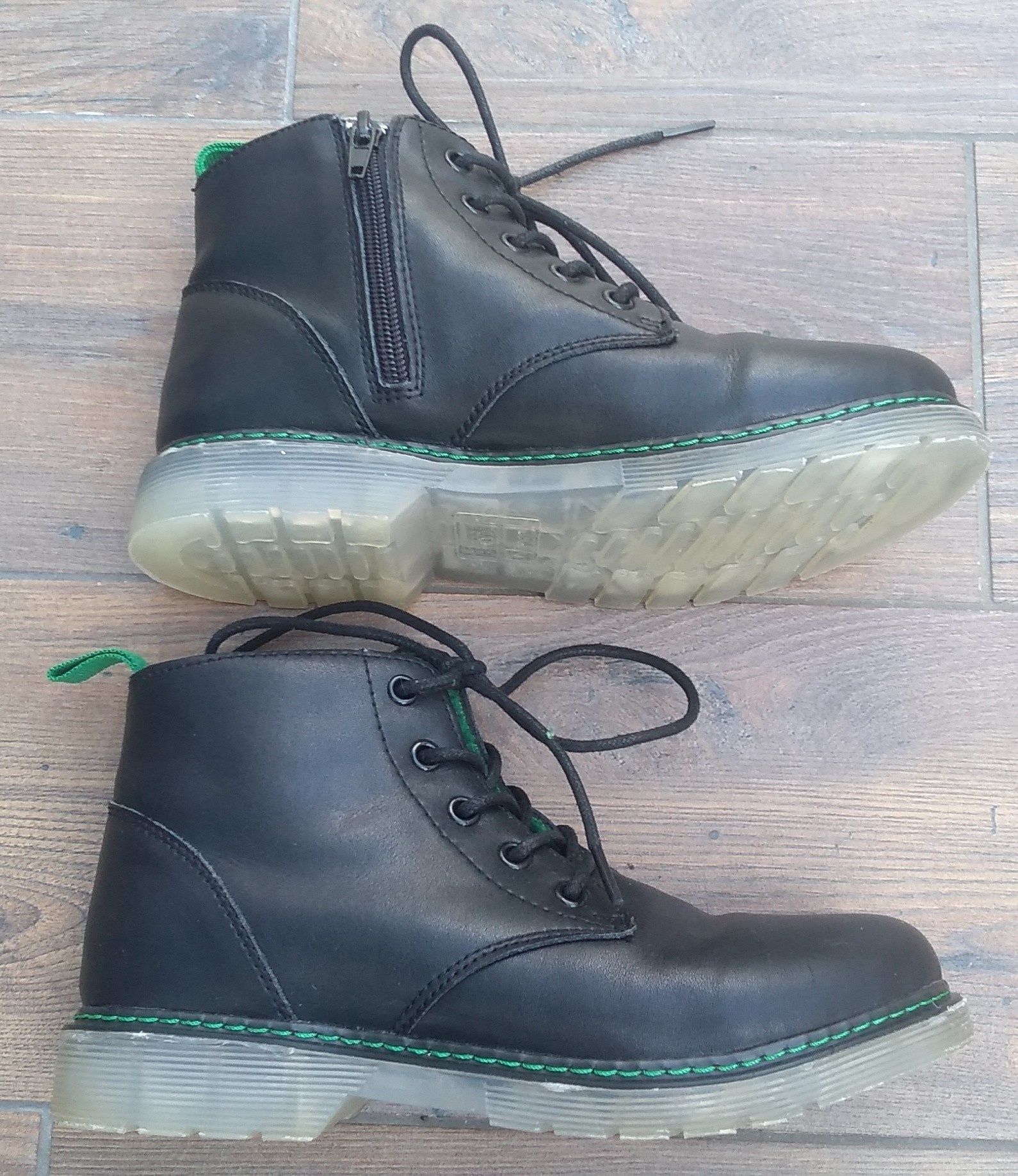 Reserved buty skórzane chłopięce trapery rozmiar 34, jak Martensy