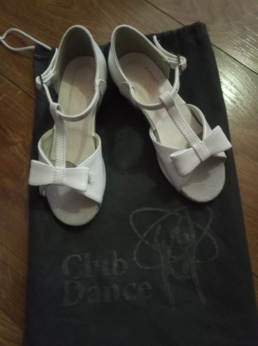 Туфлі для бальних танців