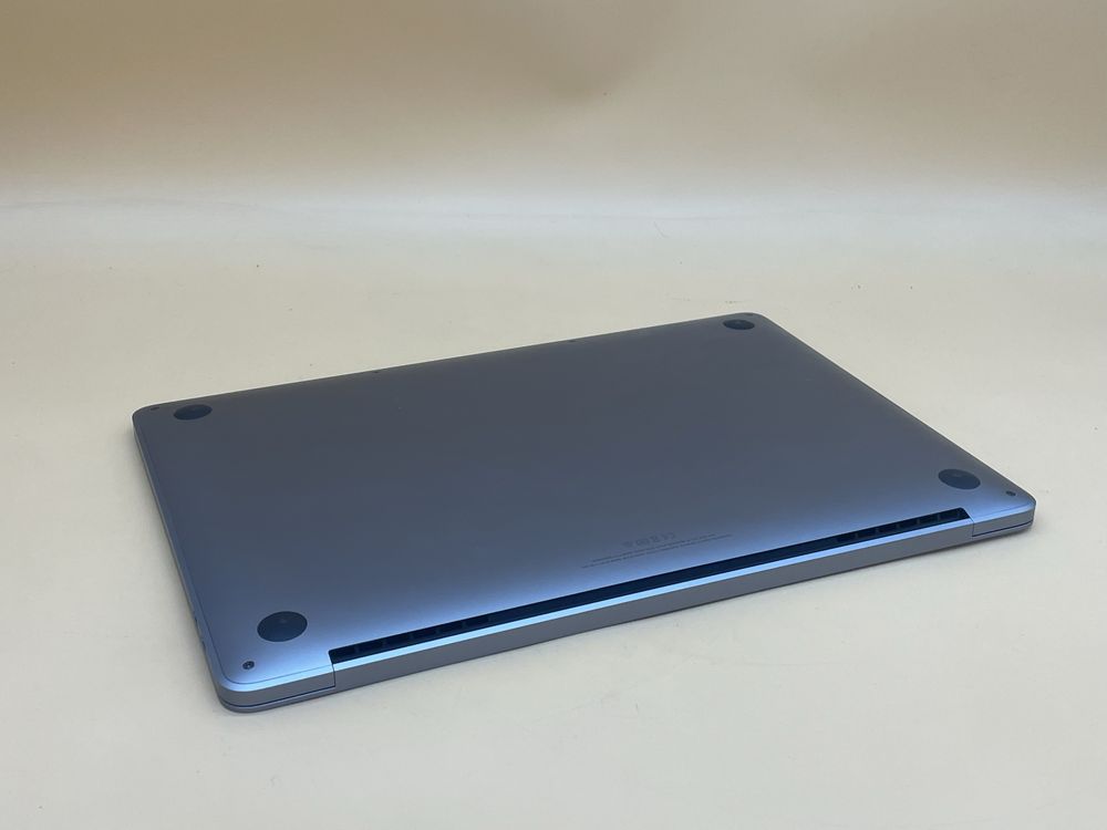 Macbook pro m1 256gb ssd 16gb ідеал.