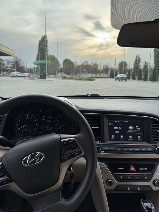Hundai elantra 2018