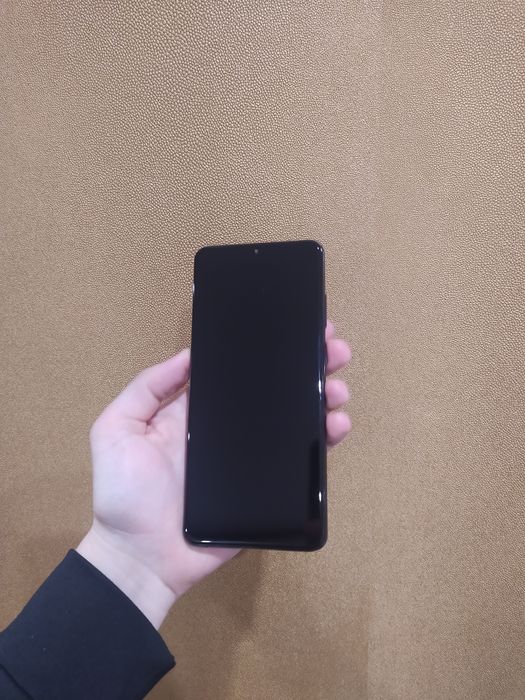 Дисплей samsung galaxy s20 ultra всё работает, без царапин