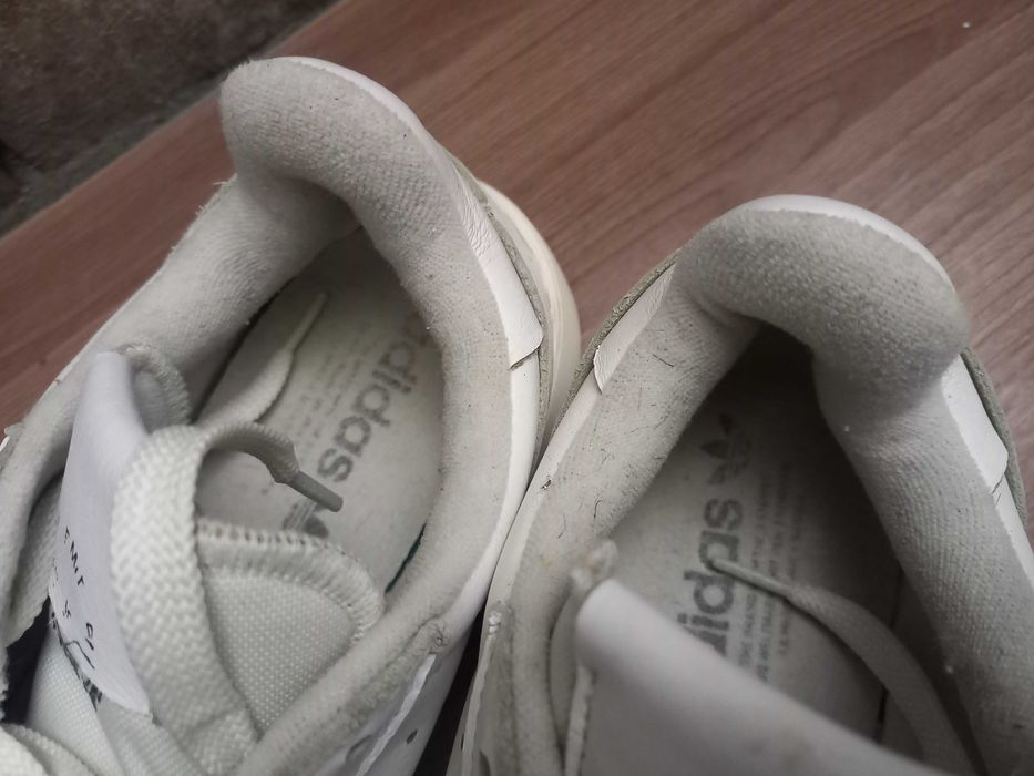 Кроссовки кожаные Adidas размер 41-42.