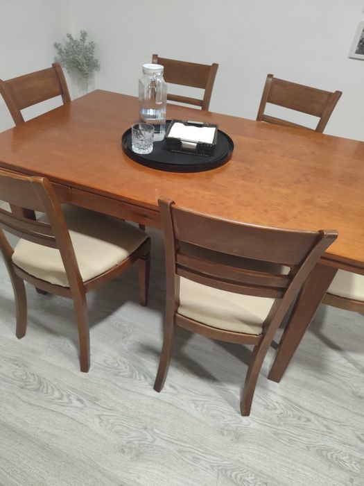 Mesa cerejeira com 6 cadeiras