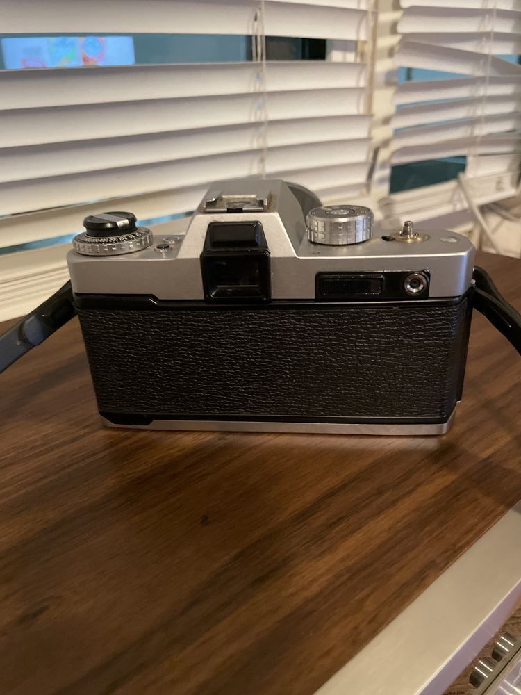 Yashica FR aparat fotograficzny analogowy uszkodzony