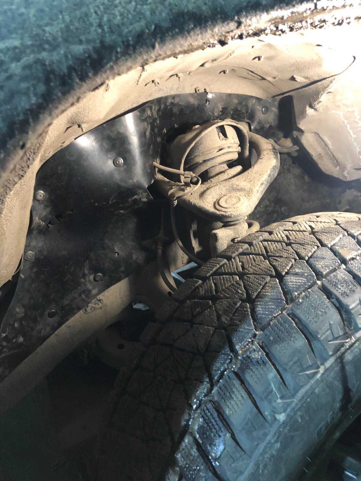 Toyota Tundra Sequoia 53739-0C020 53737-0C030 53736-0C030 Захист Пильн