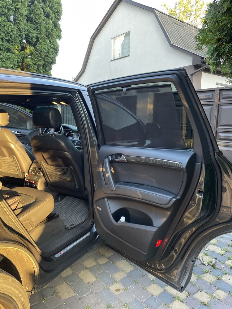 Audi Q7 Prestige S-line V12