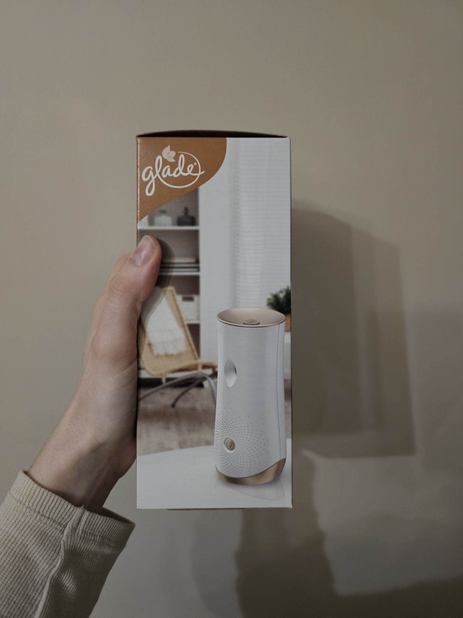 Glade odświeżacz powietrza drzewo sandałowe i jaśmin