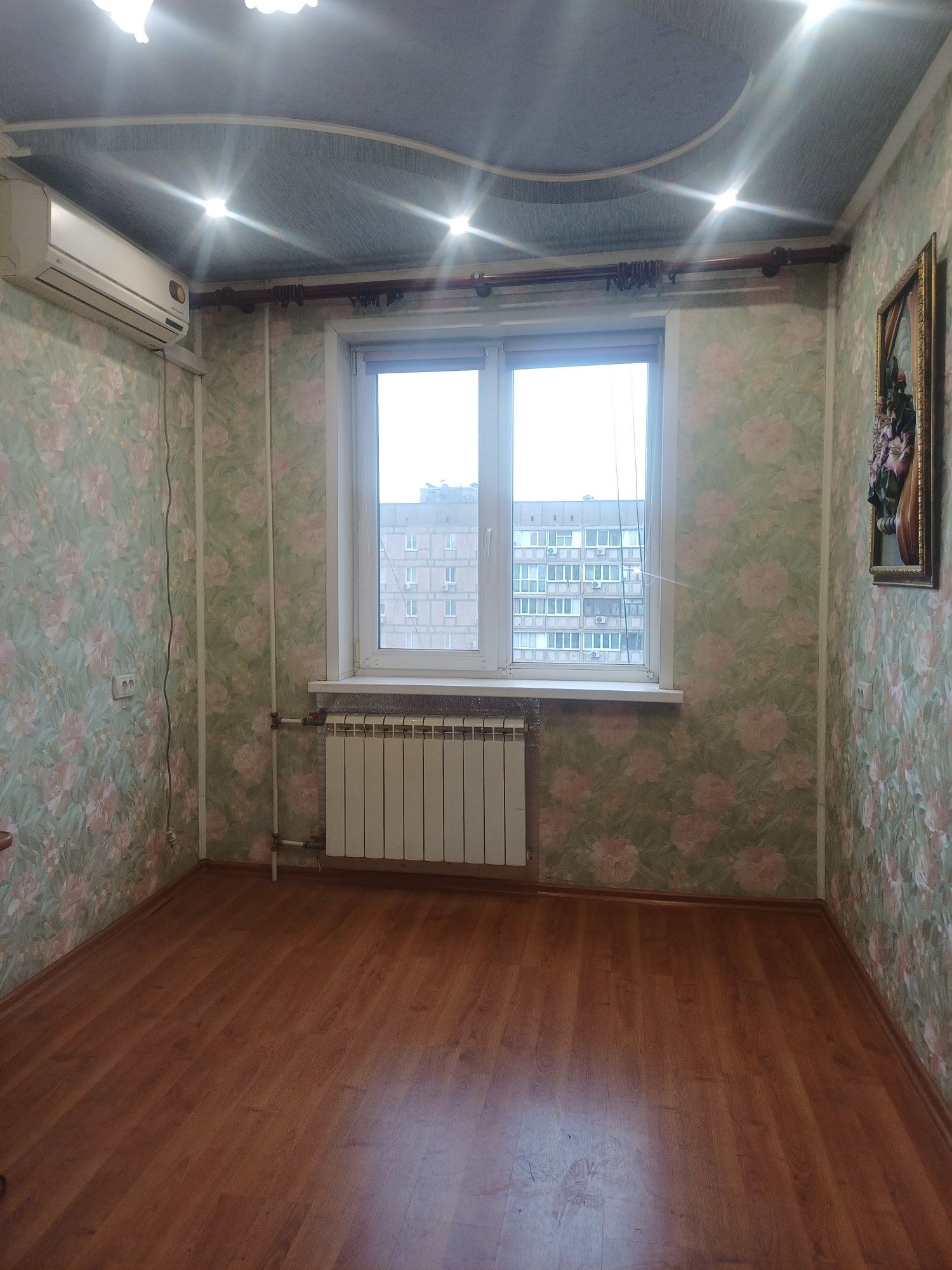 Продам 2 квартиры не угл 8/9 эт дома пр. Мира дом тканей Меаллургичес!
