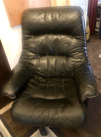 Cadeira executivo vintage em pele