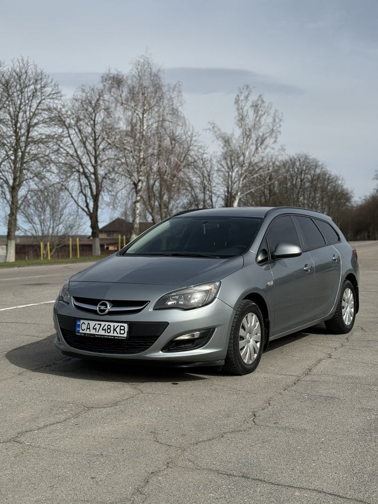Opel Astra J rest 2013 1.7