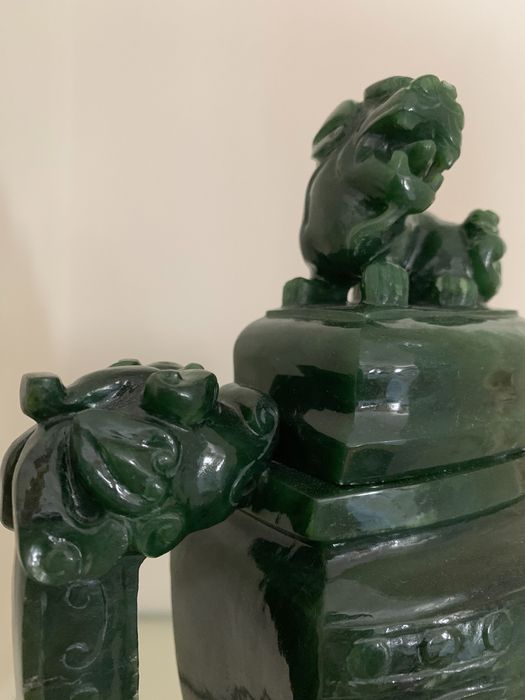 Bule em jade verde imperial