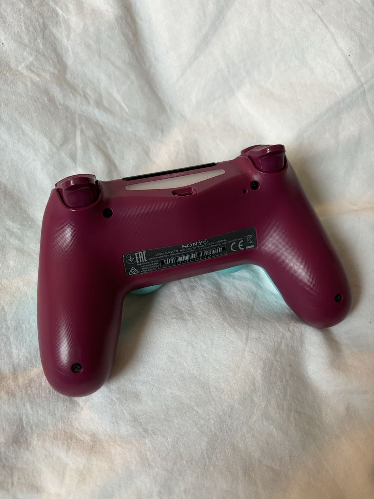 Pad do Playstation 4 Dualshock 4 v2 berry blue