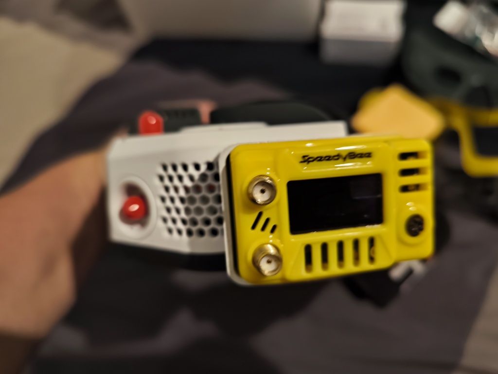 Gogle FPV HDZero plus VRX SpeedyBee, malo używane.